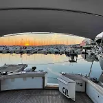 Entire Boat Center Port Of Cap * 아그