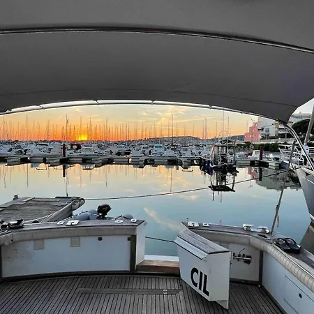 Entire Boat Center Port Of Cap * Agde